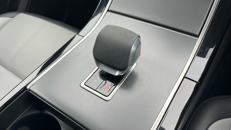 Land Rover Range Rover Velar 2.0 D200 MHEV Dynamic SE 5dr Auto Diesel Estate